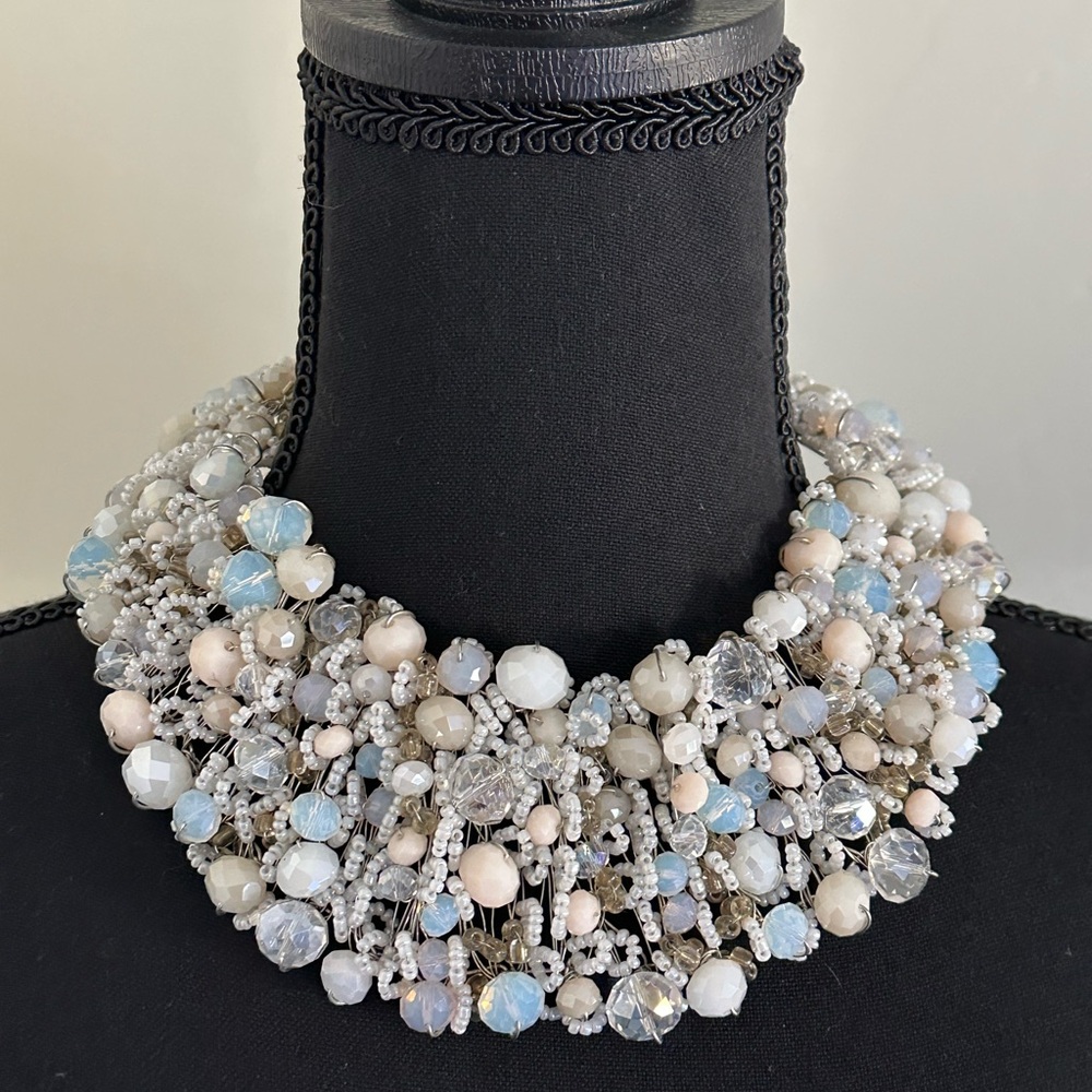 Beautiful elegant necklace for all occasions multiple colors